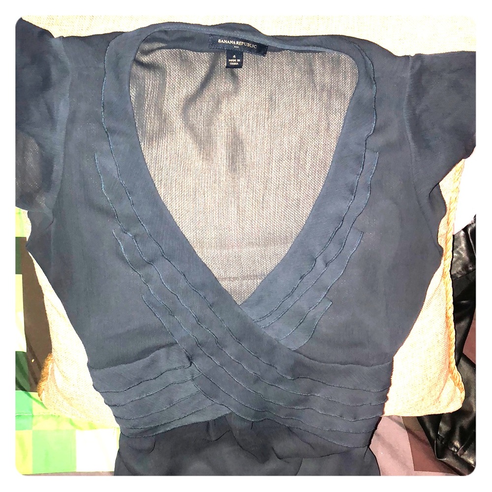 Banana republic navy blouse size 4